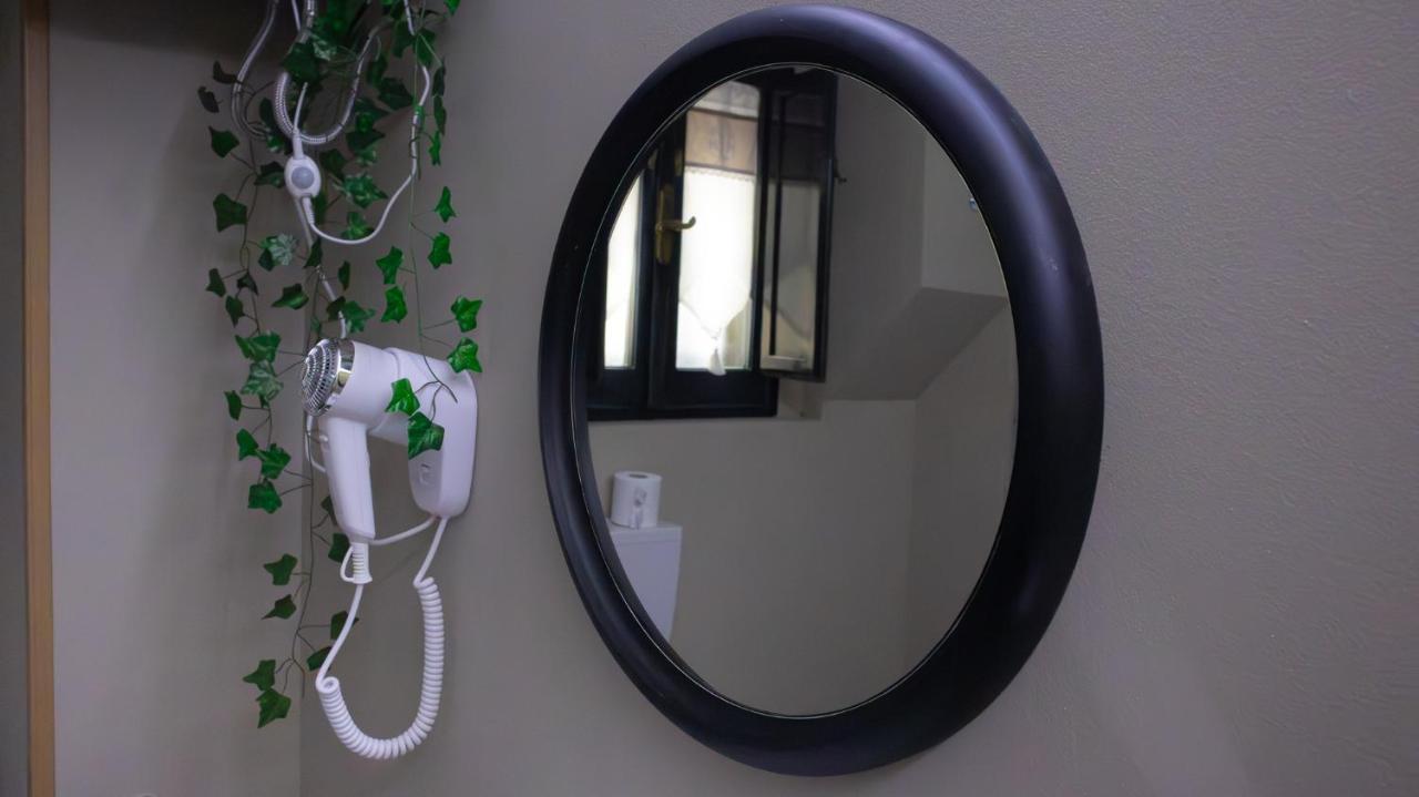 Don Pes Travel Rooms Sassari Eksteriør billede